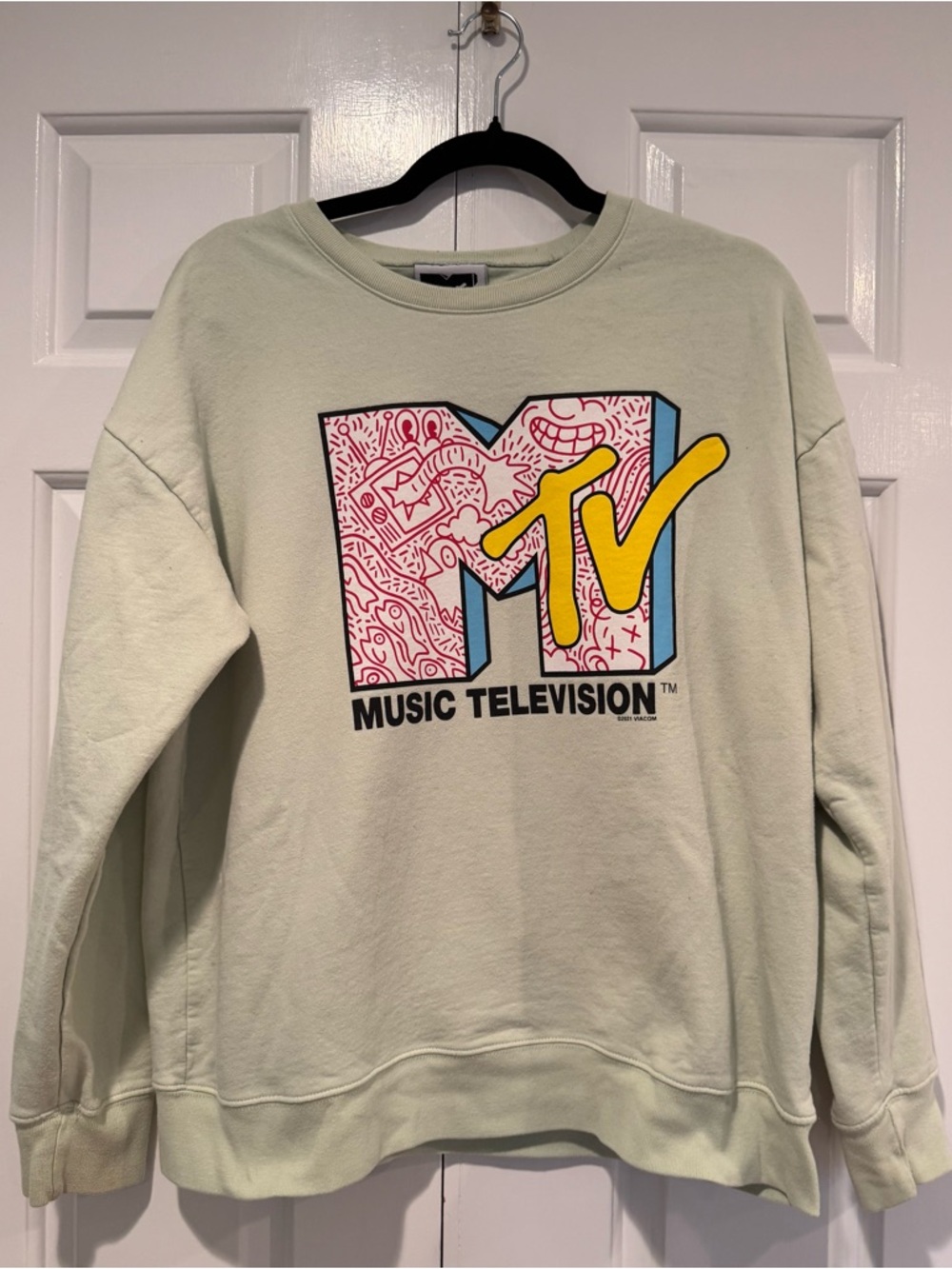 MTV Logo Sweatshirt in Pale Green with Multicolor Graphic